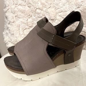 OTBT Women’s size 8.5 platform sandals gray